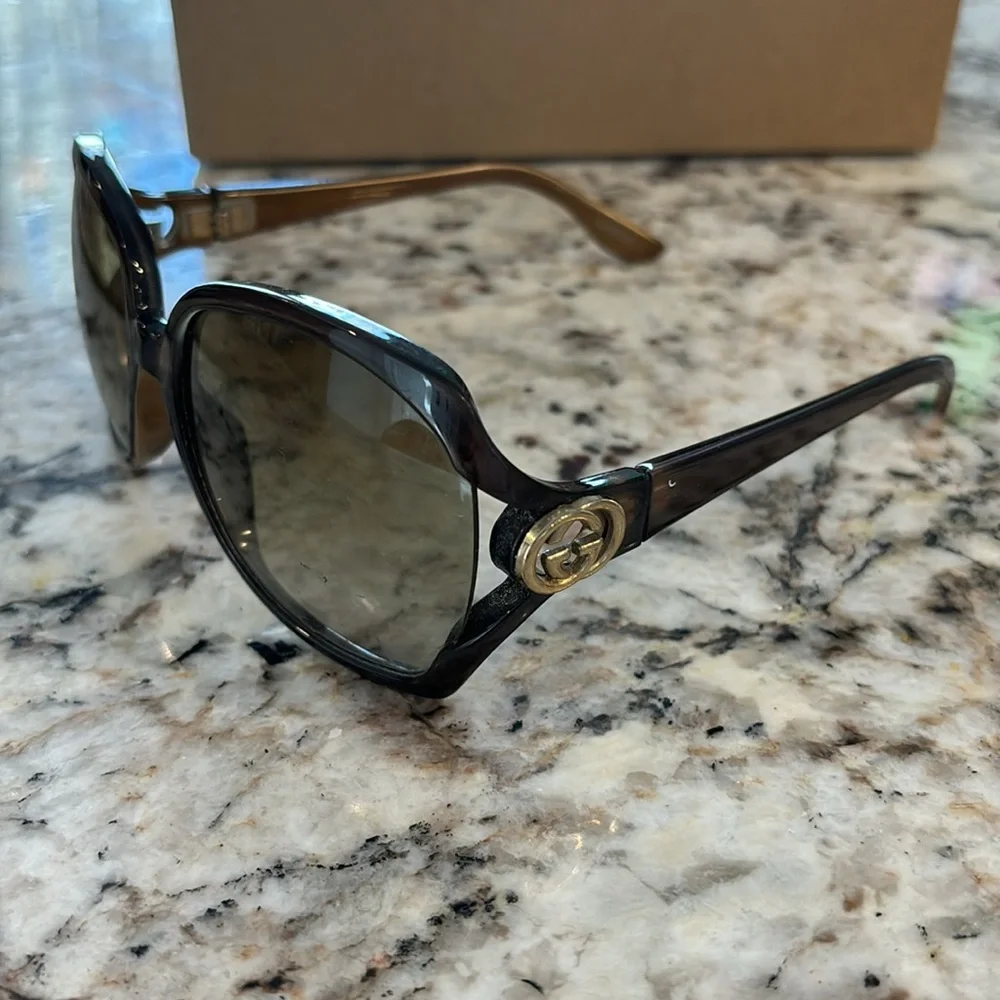 Gucci sunglasses gold/green purchased in Rome, Italy Gucci store! - Picture 2 of 5
